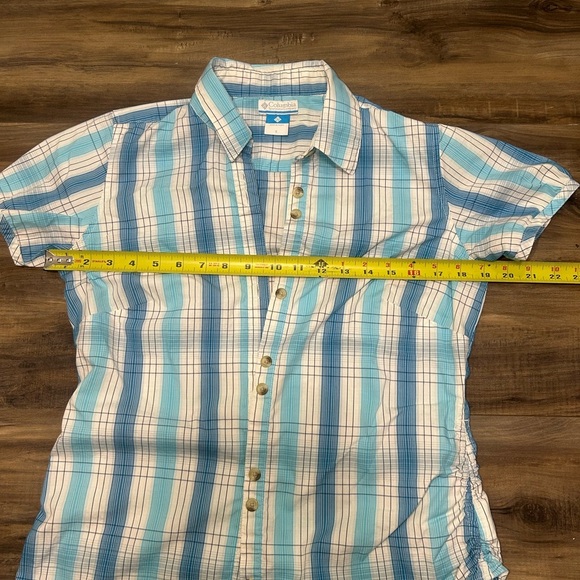 Y2K Columbia Light Blue and White Plaid Women’s Sinched Shirt - Picture 3 of 3